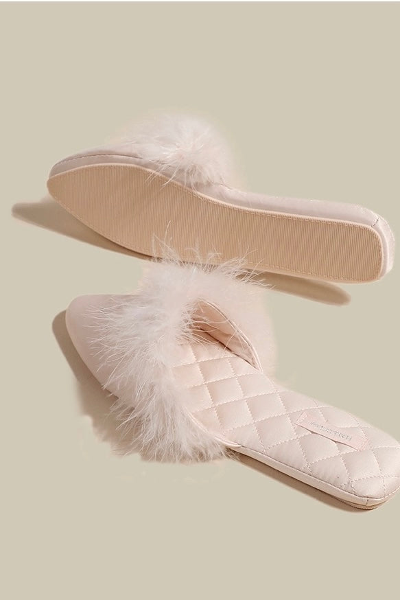 Satin slippers with Feathers in Pink